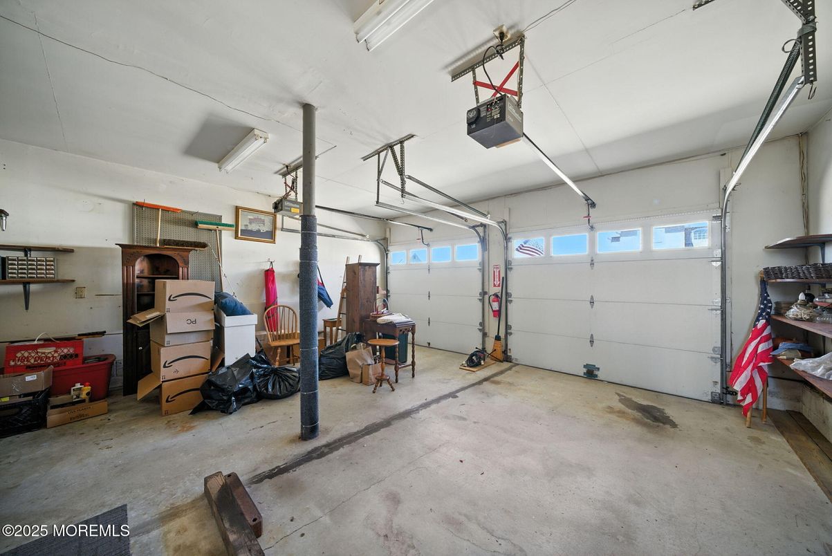 Garage, Interior