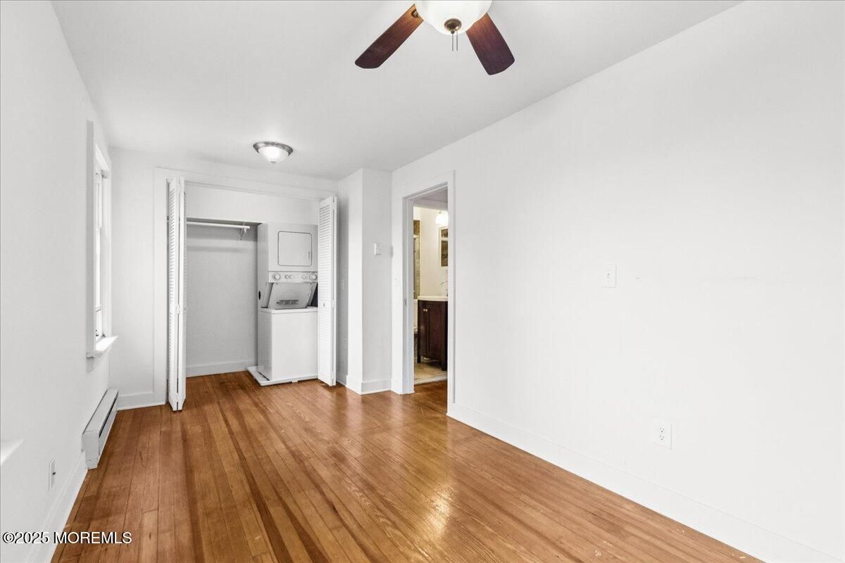 Empty room, Interior, Kitchen, Washer, Wood Texture Flooring