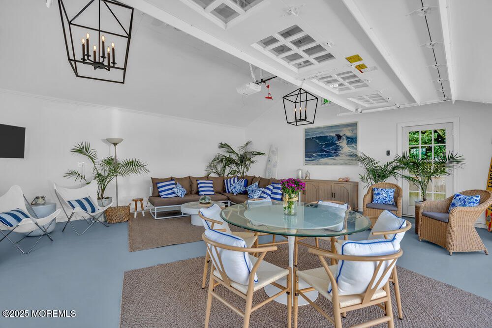 Dining room, Interior, Living room, Pendant Lights