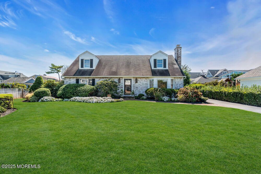Backyard, Exterior, Facade, Cape Cod