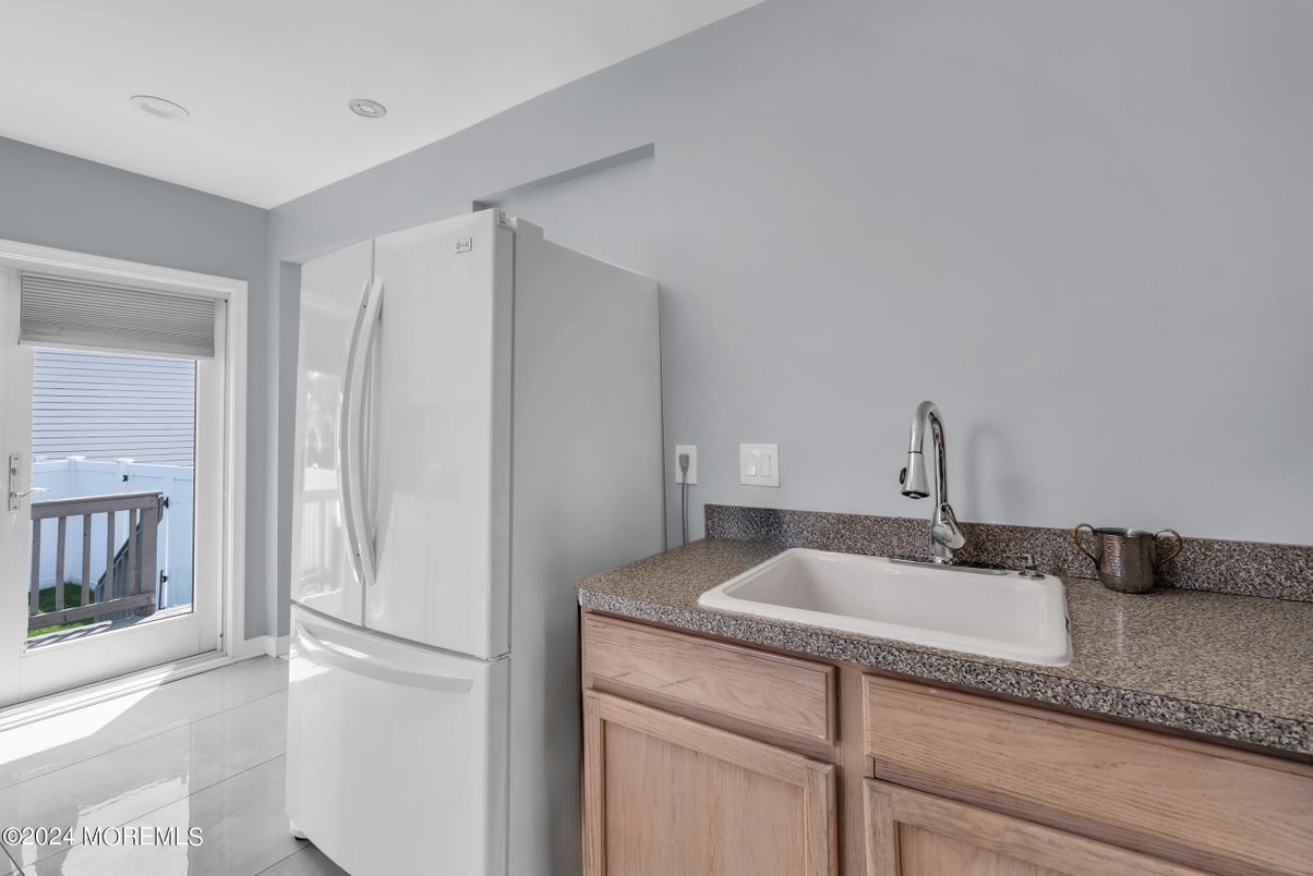 Bathroom, Interior, Recessed Lighting, Water