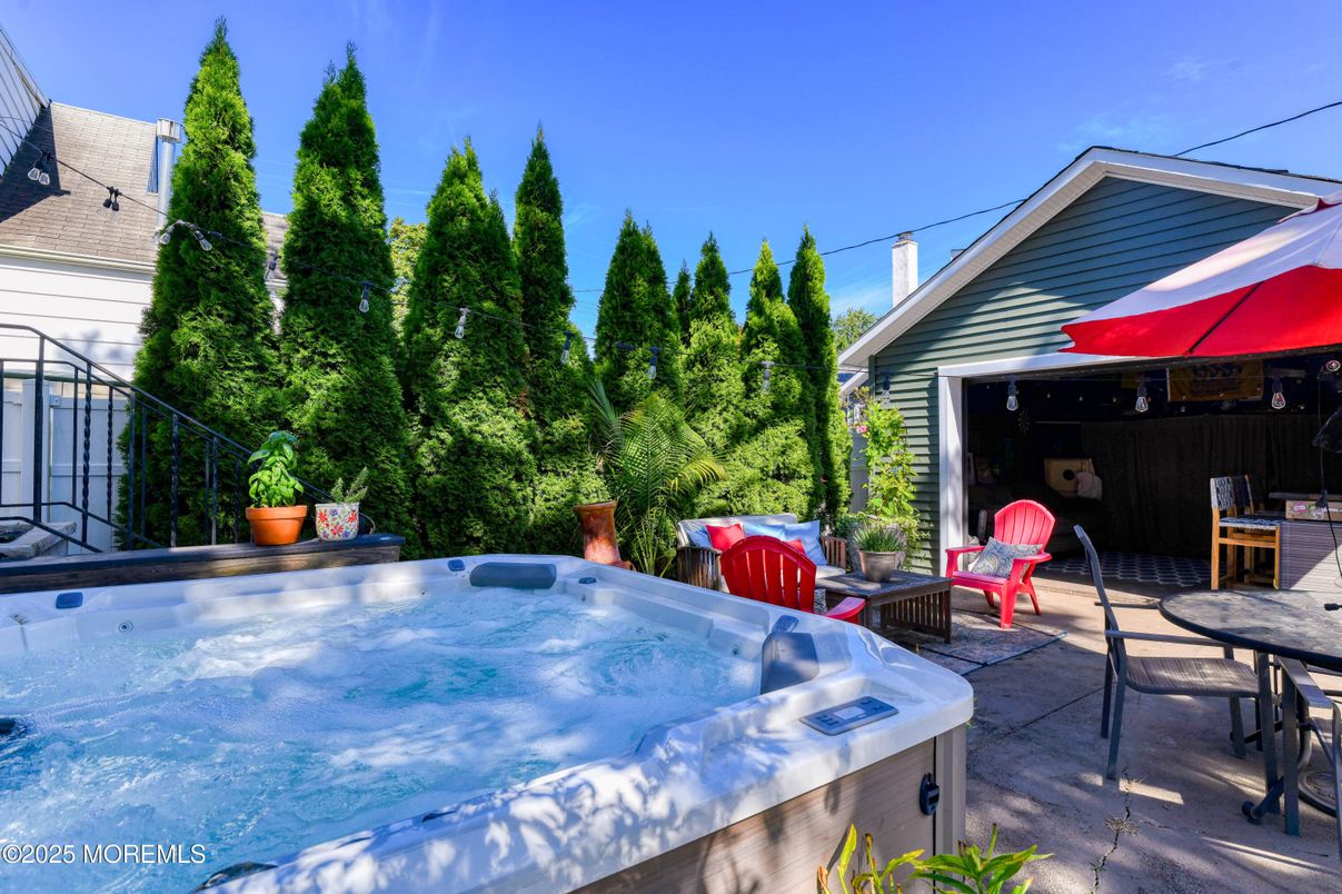 Exterior, Hot Tub