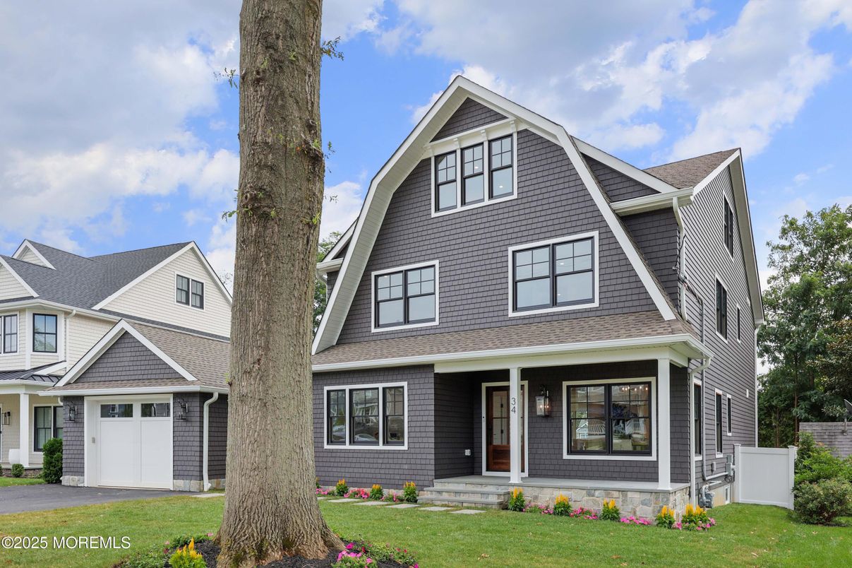 Attached, Exterior, Facade, Farmhouse