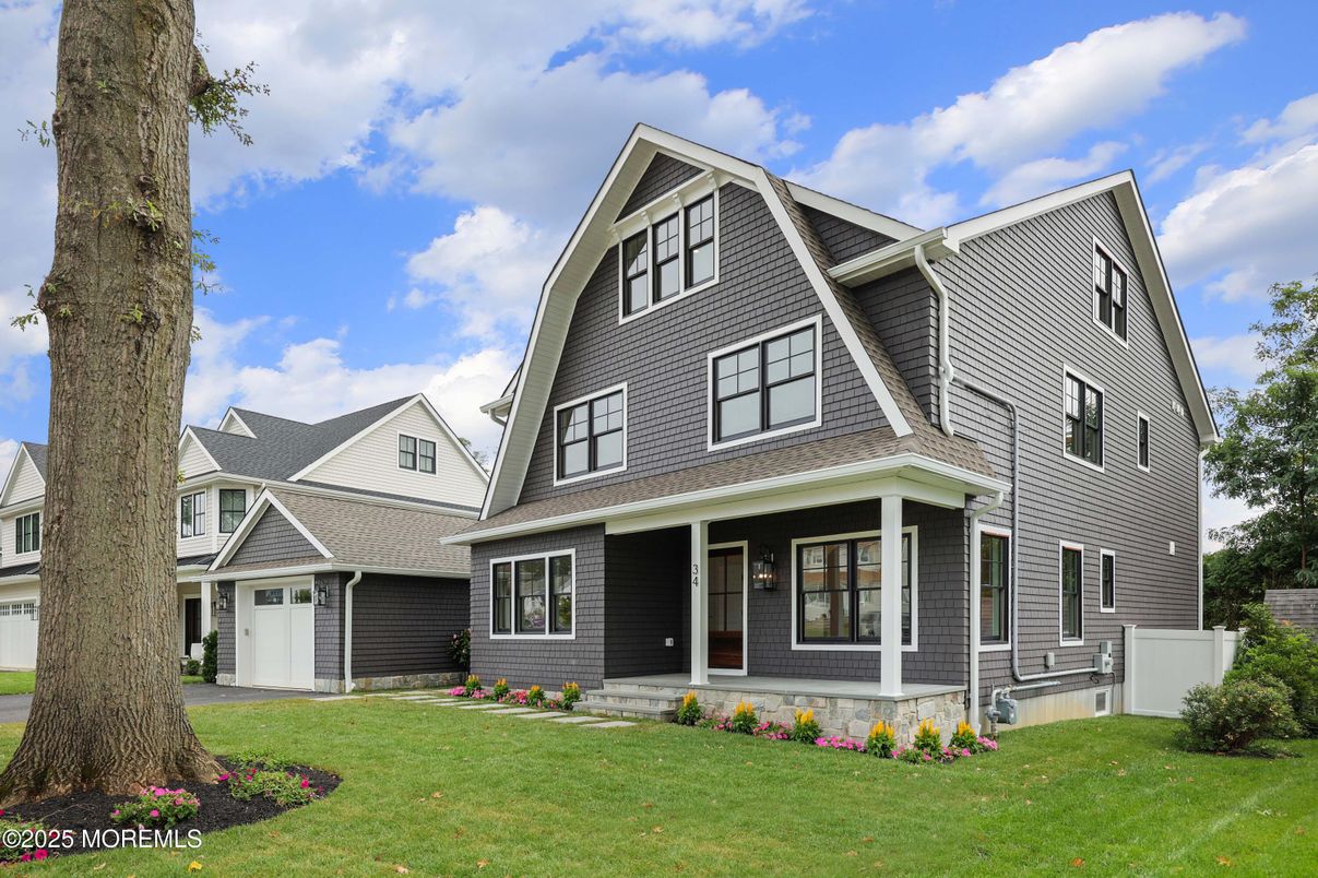 Attached, Exterior, Facade, Farmhouse