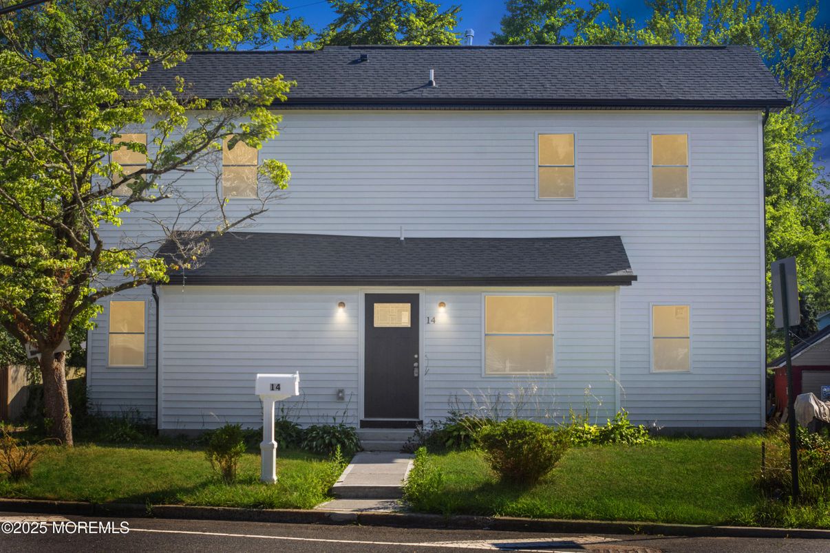 Exterior, Facade, Georgian