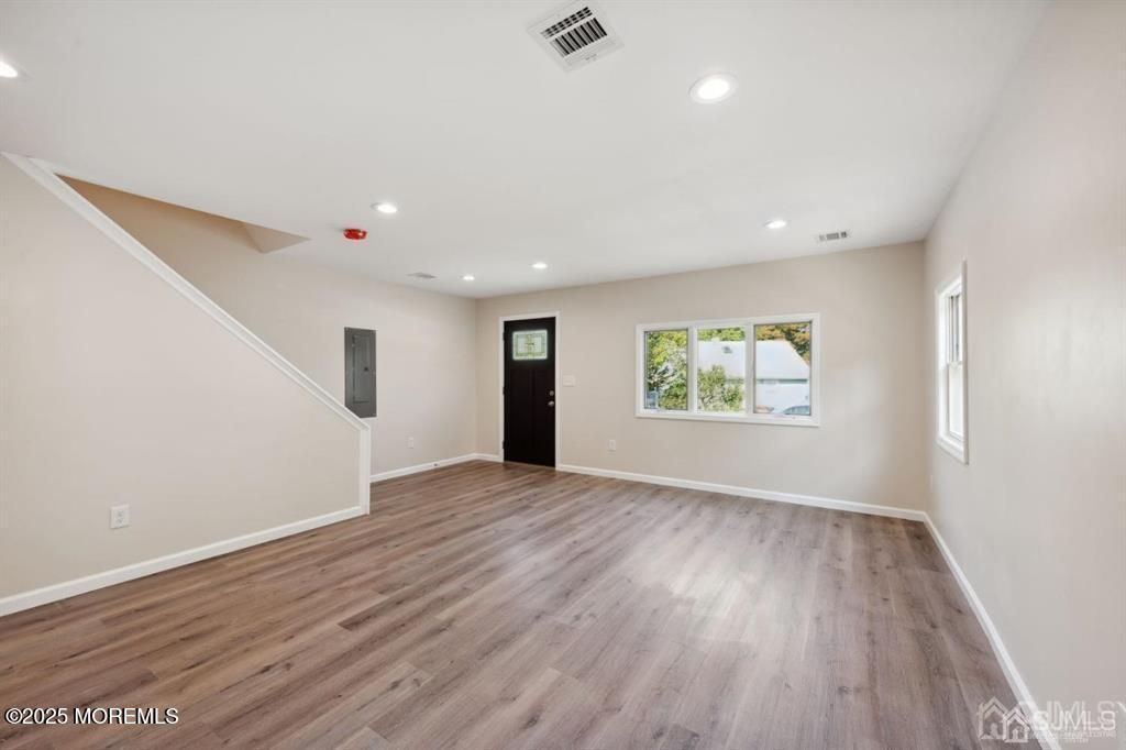 Empty room, Interior, Recessed Lighting, Wood Texture Flooring