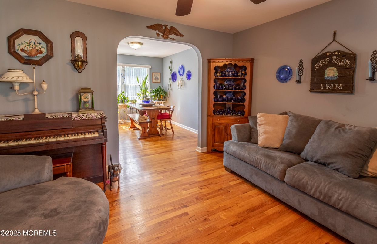 Dining room, Interior, Piano, Wood Texture Flooring