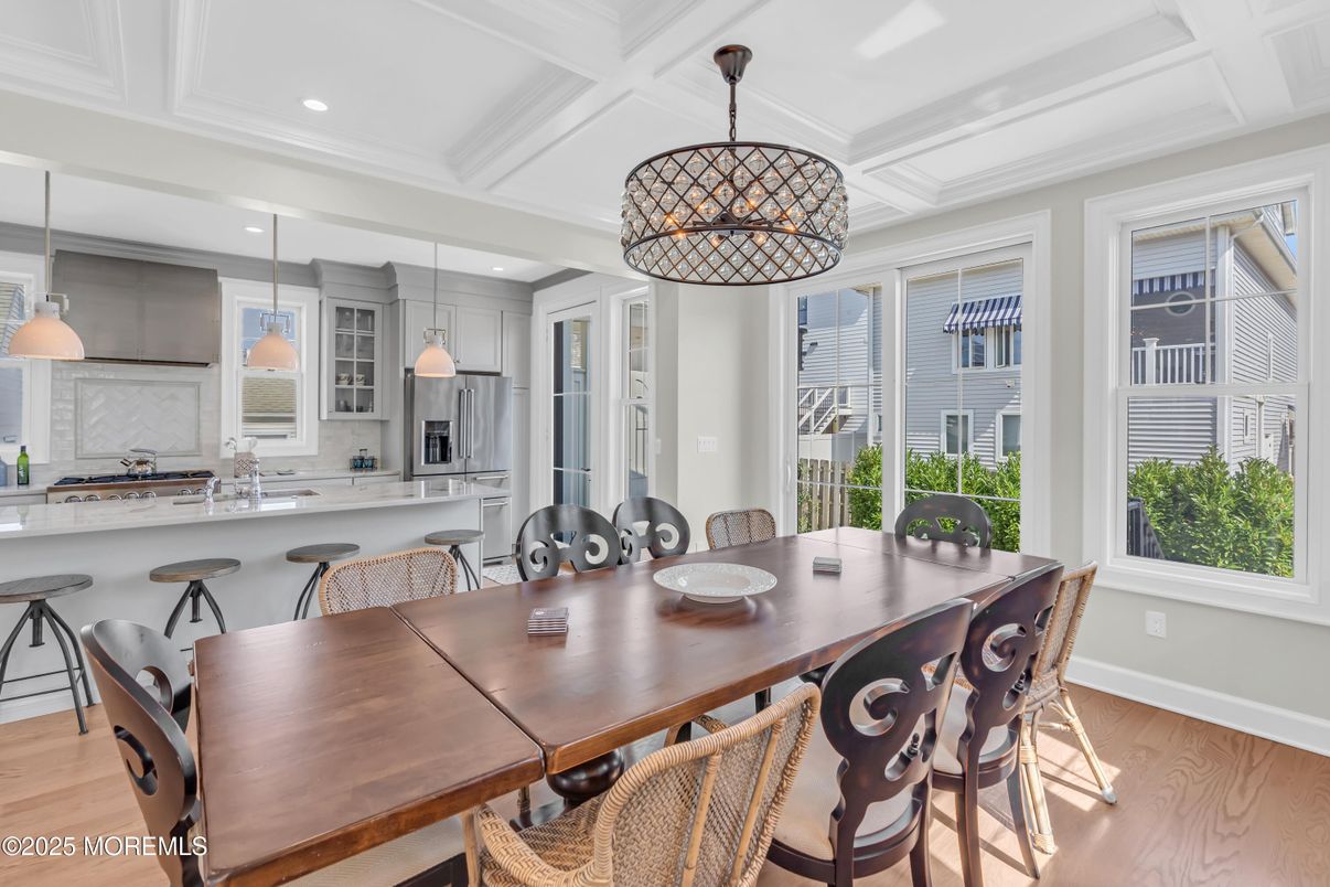Dining room, Interior, Kitchen, Pendant Lights, Recessed Lighting, Wood Texture Flooring