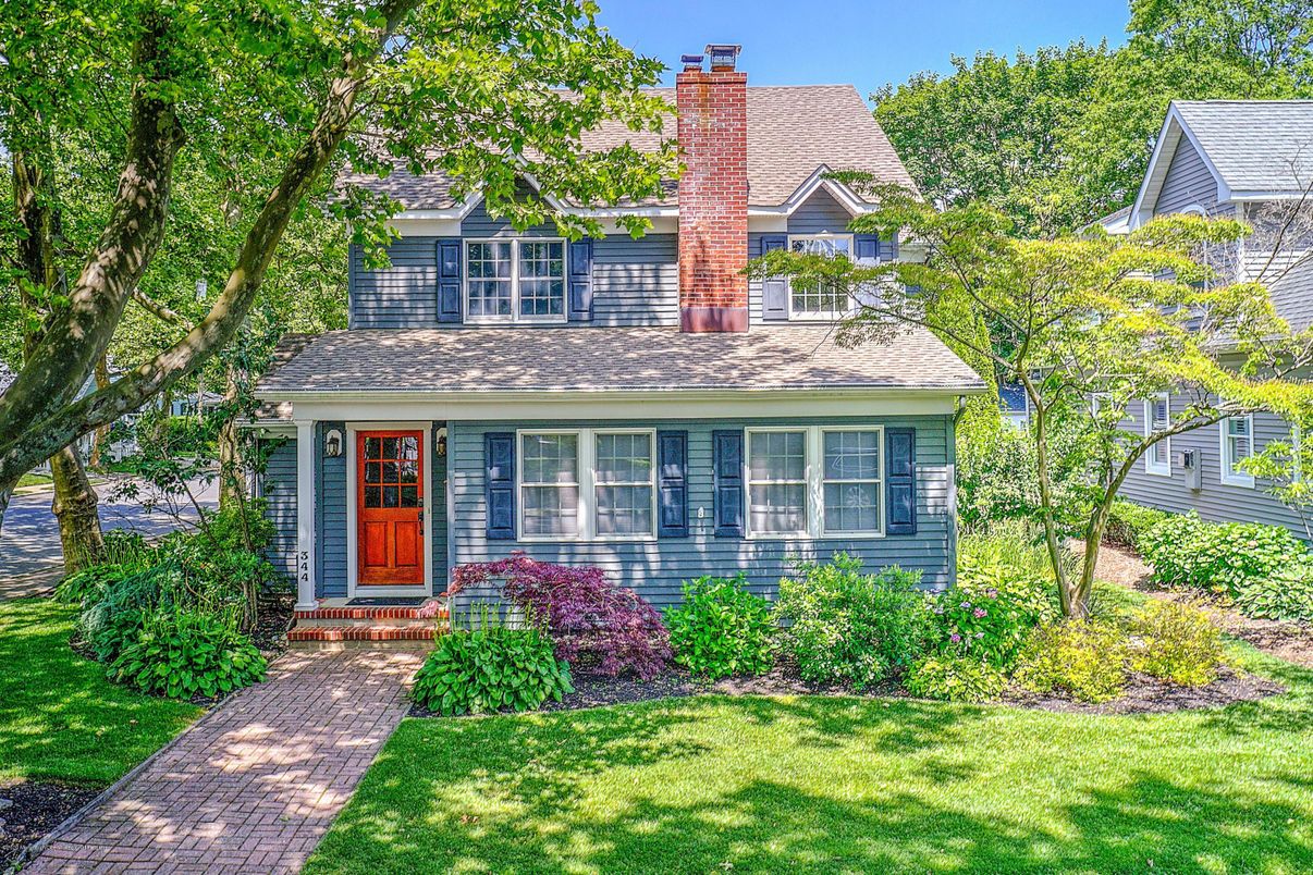 Exterior, Facade, Cape Cod