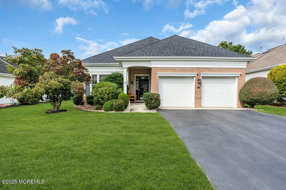 Attached, Exterior, Facade, Brick Facade, Ranch