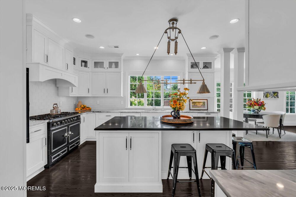Dining room, Interior, Kitchen, Pendant Lights, Recessed Lighting, Wood Texture Flooring
