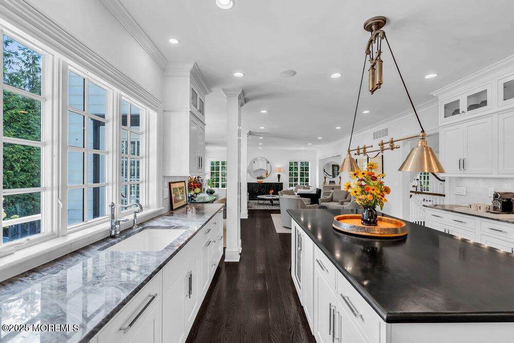 Interior, Kitchen, Living room, Pendant Lights, Recessed Lighting, Wood Texture Flooring