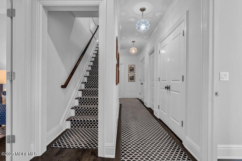 Interior, Pendant Lights, Wood Texture Flooring