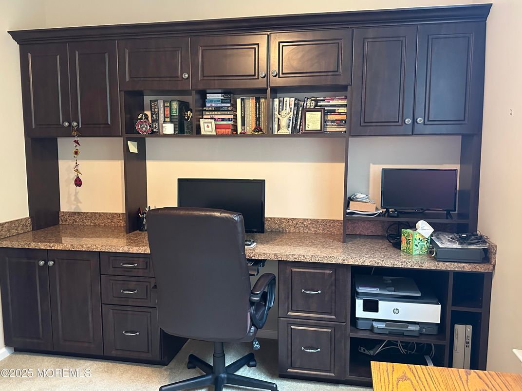 Home Office, Interior