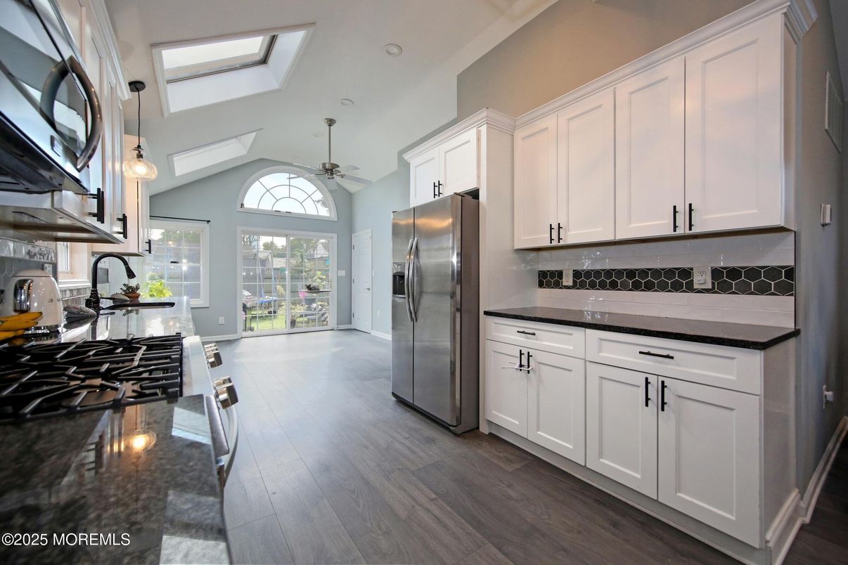 Interior, Kitchen, Pendant Lights, Wood Texture Flooring