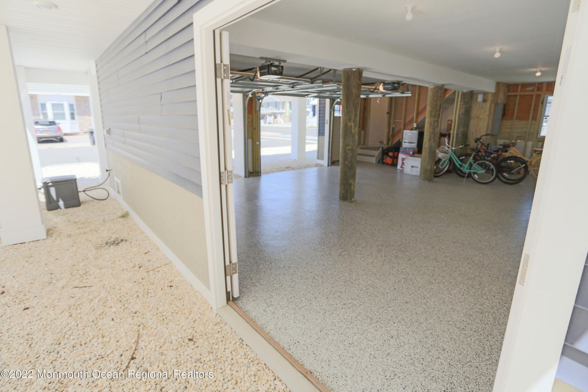 Garage, Interior
