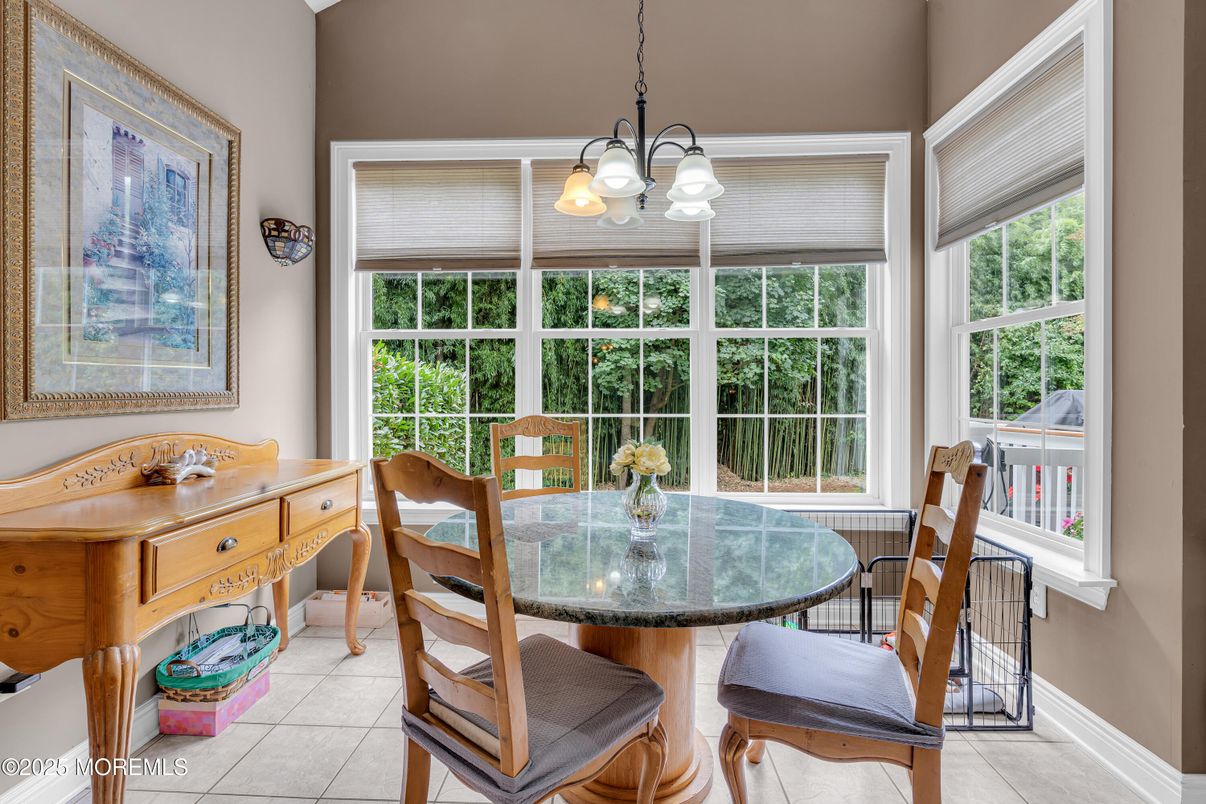 Chandelier, Dining room, Interior