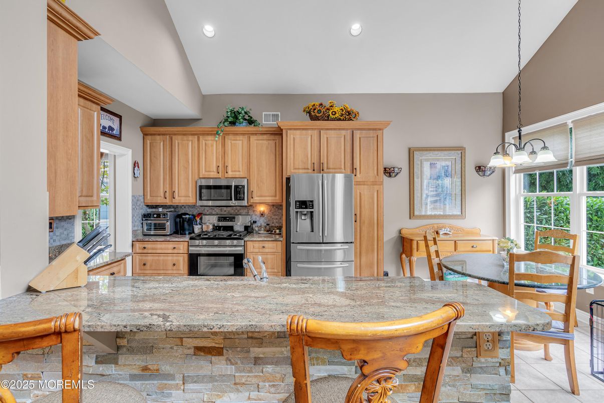 Dining room, Interior, Kitchen, Pendant Lights, Recessed Lighting, Stainless Steel Appliances