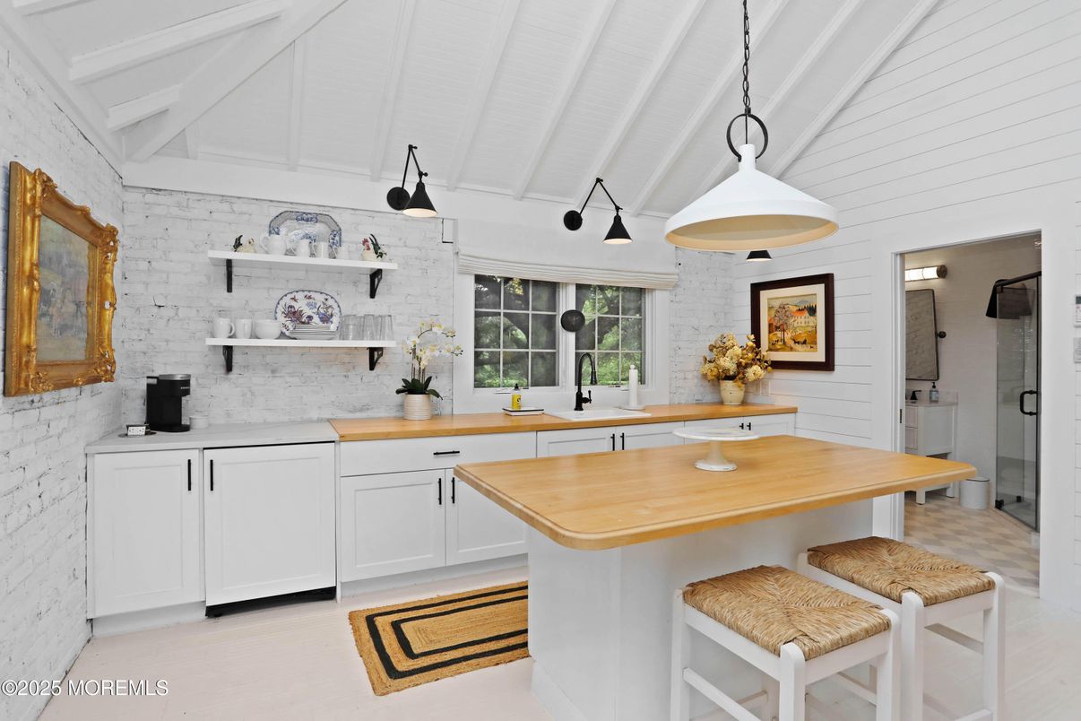 Interior, Kitchen, Pendant Lights, Stone Walls