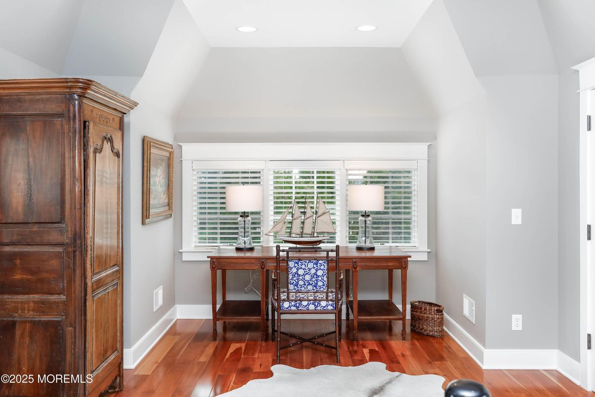 Home Office, Interior, Recessed Lighting, Wood Texture Flooring