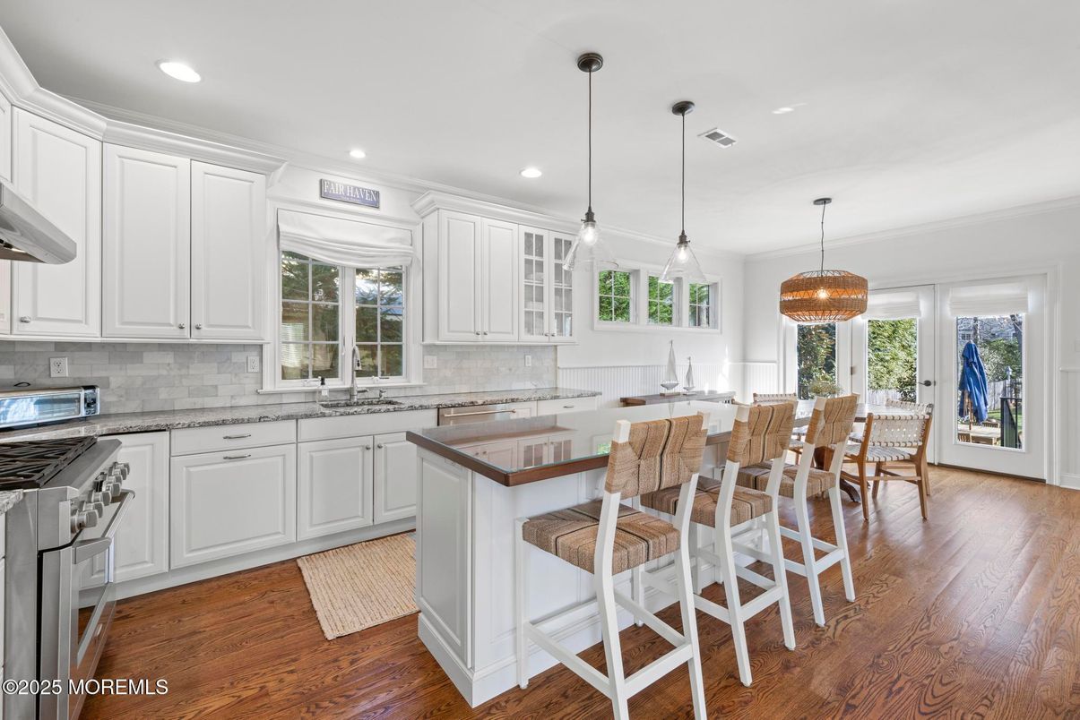 Dining room, Interior, Kitchen, Pendant Lights, Recessed Lighting, Wood Texture Flooring