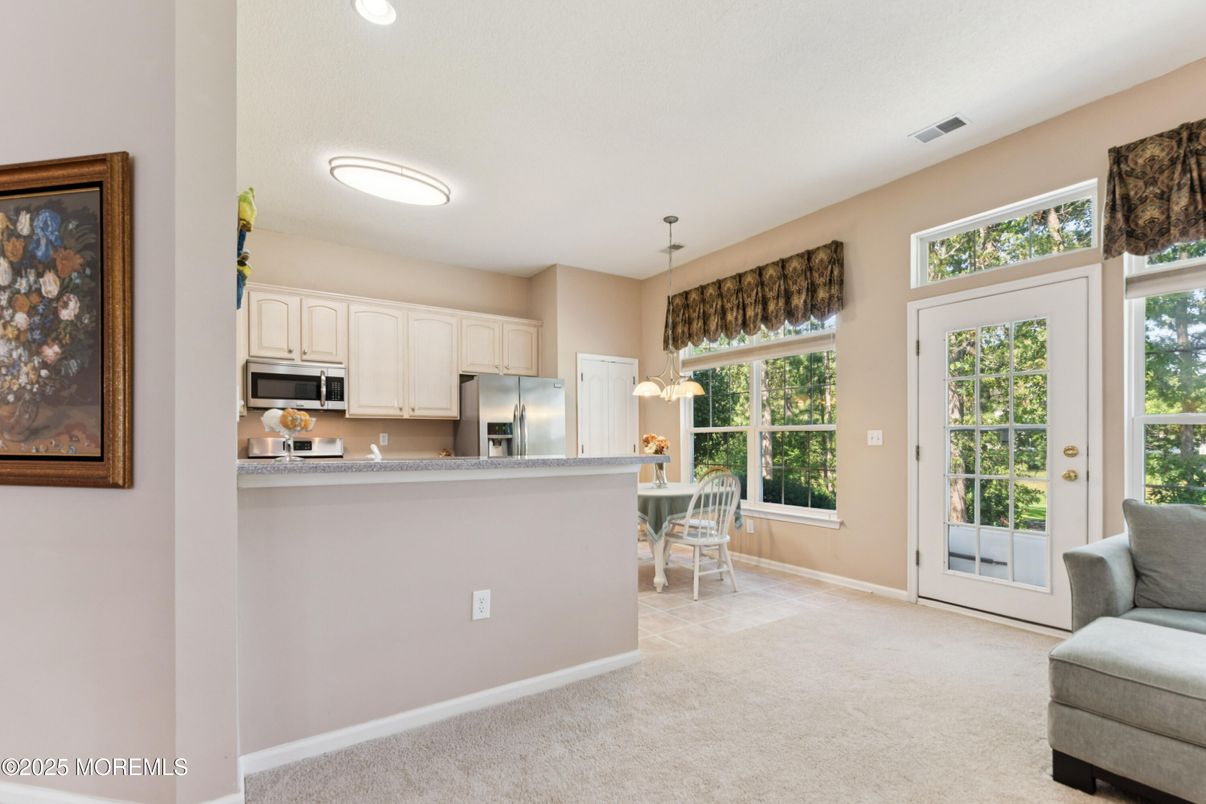 Dining room, Interior, Kitchen, Pendant Lights, Recessed Lighting, Stainless Steel Appliances