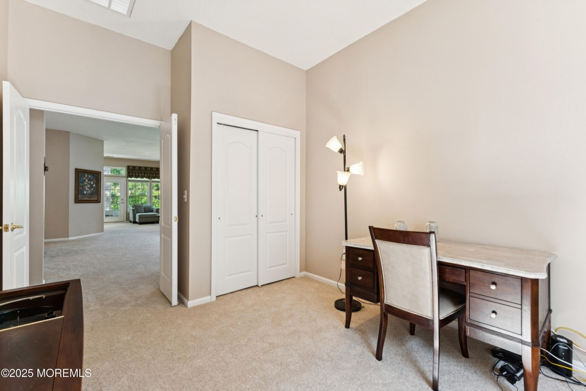 Home Office, Interior