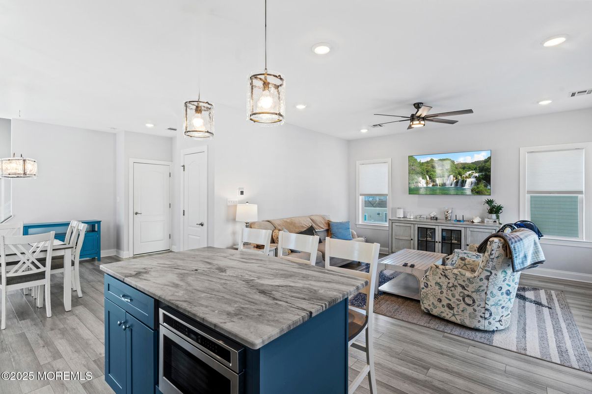 Dining room, Interior, Kitchen, Pendant Lights, Recessed Lighting, Wood Texture Flooring