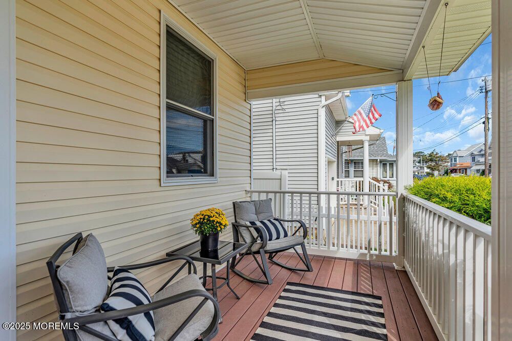 Exterior, Wood Texture Flooring