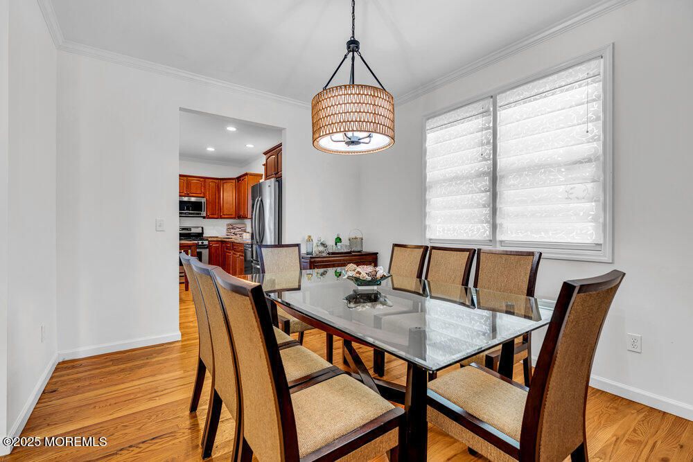 Dining room, Interior, Kitchen, Pendant Lights, Recessed Lighting, Wood Texture Flooring