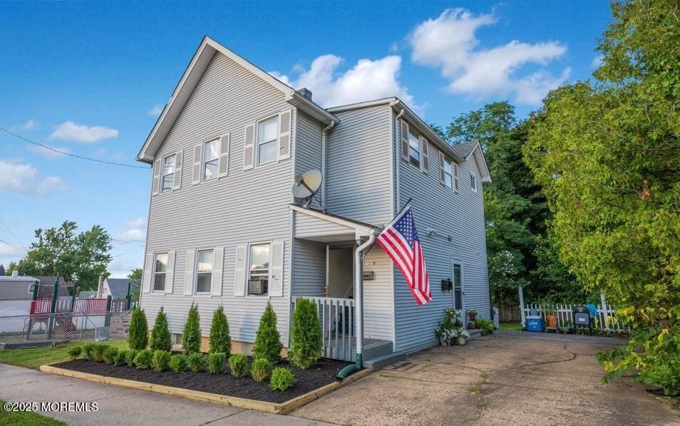 Exterior, Facade, Farmhouse