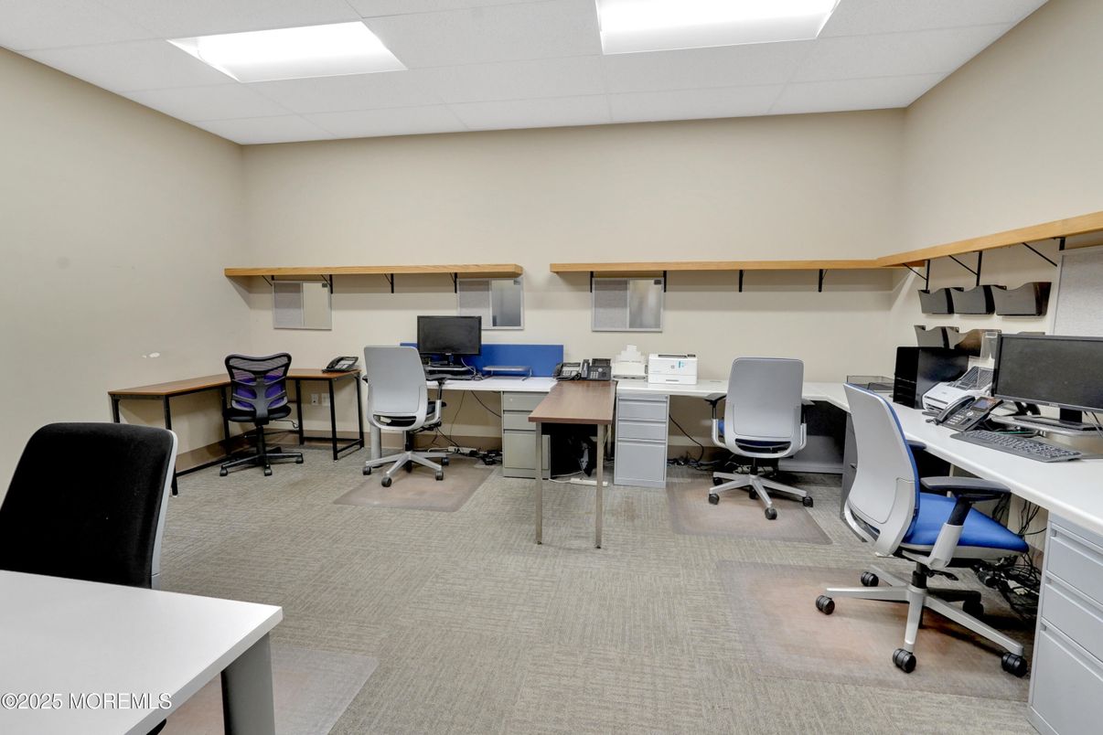 Home Office, Interior