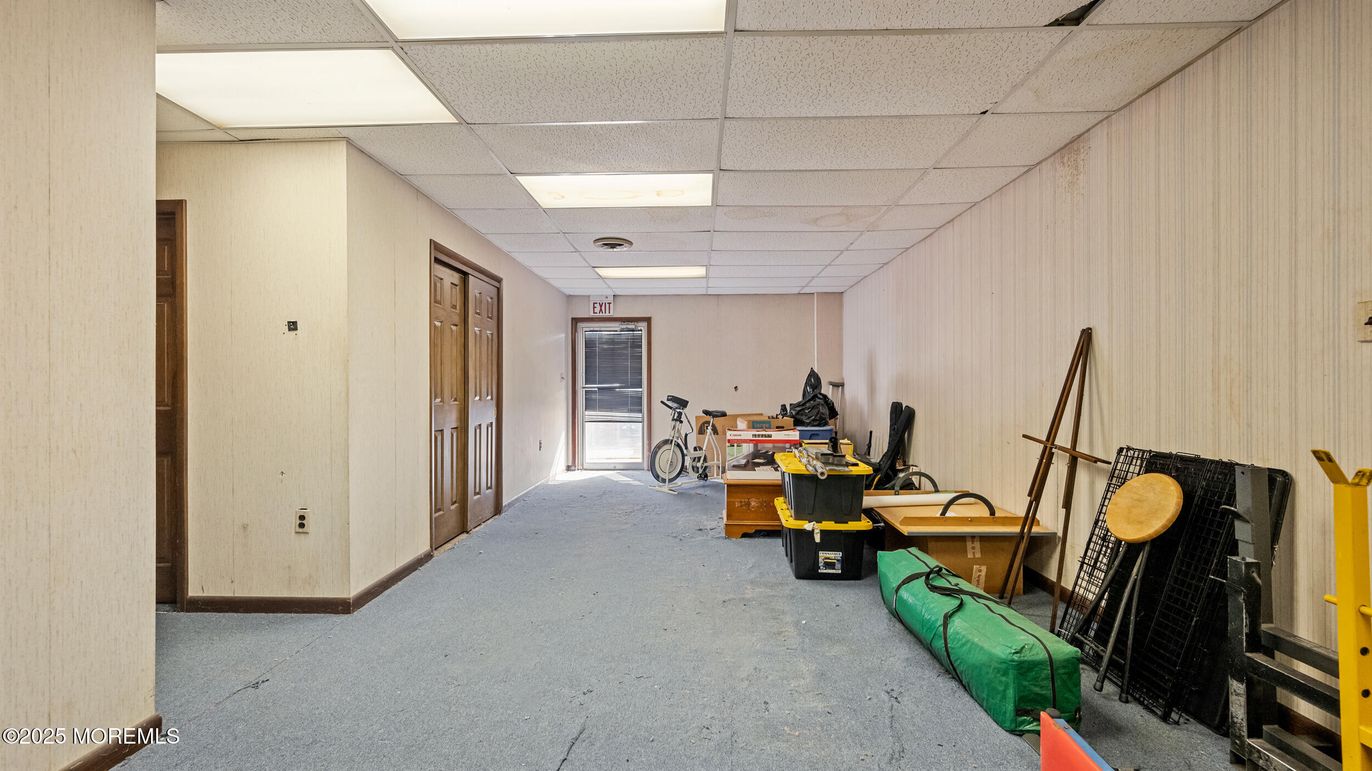 Fitness Equipment, Interior, Recessed Lighting