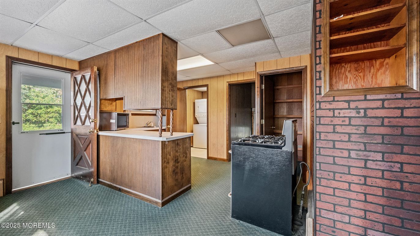 Interior, Kitchen, Recessed Lighting, Stone Walls, Washer, Wooden Walls