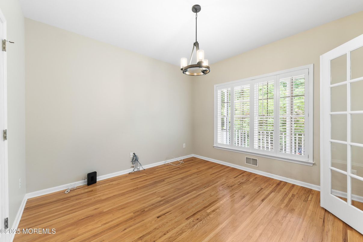 Empty room, Interior, Pendant Lights, Wood Texture Flooring