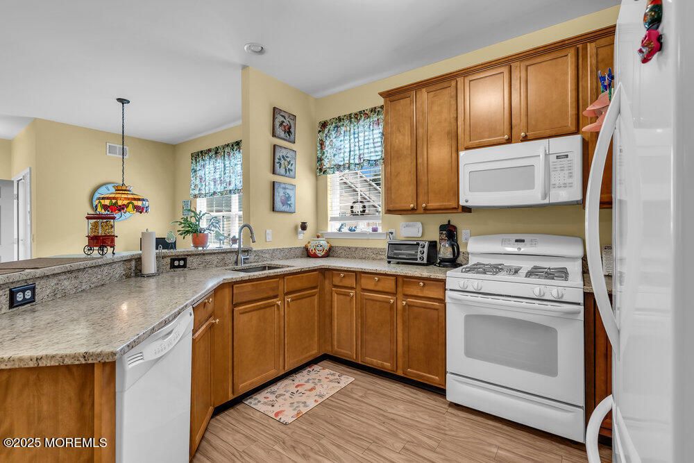Interior, Kitchen, Pendant Lights, Wood Texture Flooring