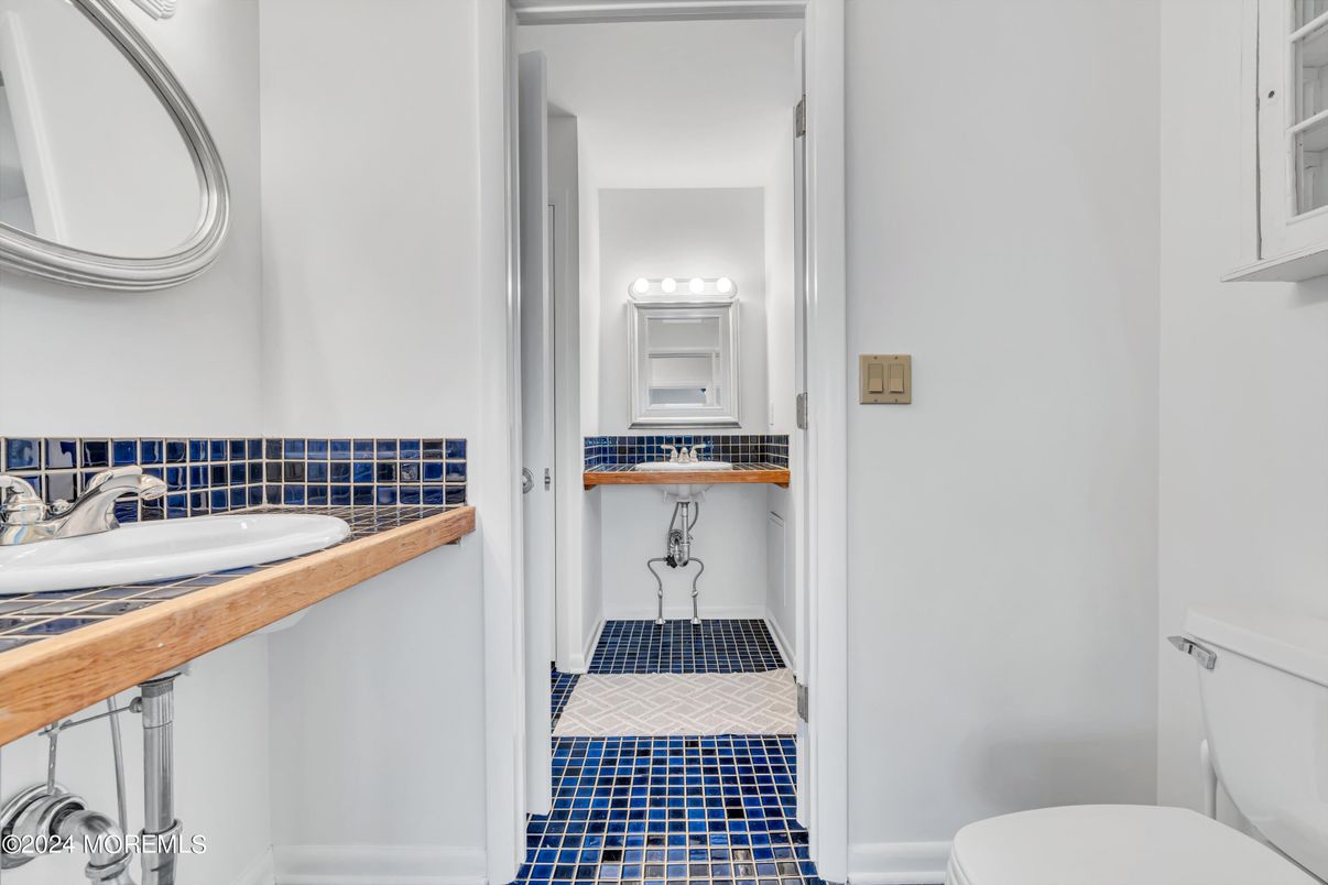 Bathroom, Interior, Tile Countertops