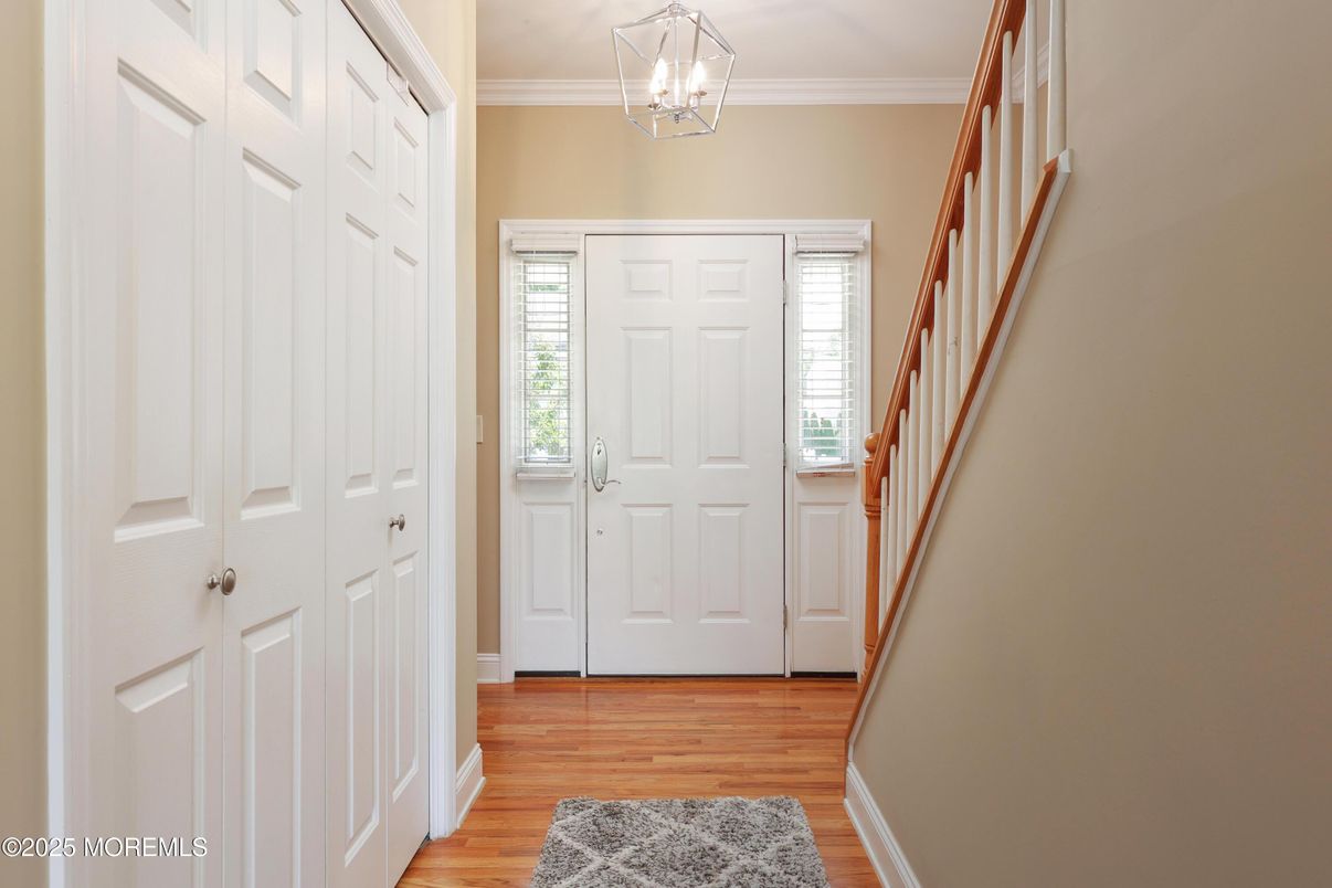Interior, Pendant Lights, Wood Texture Flooring