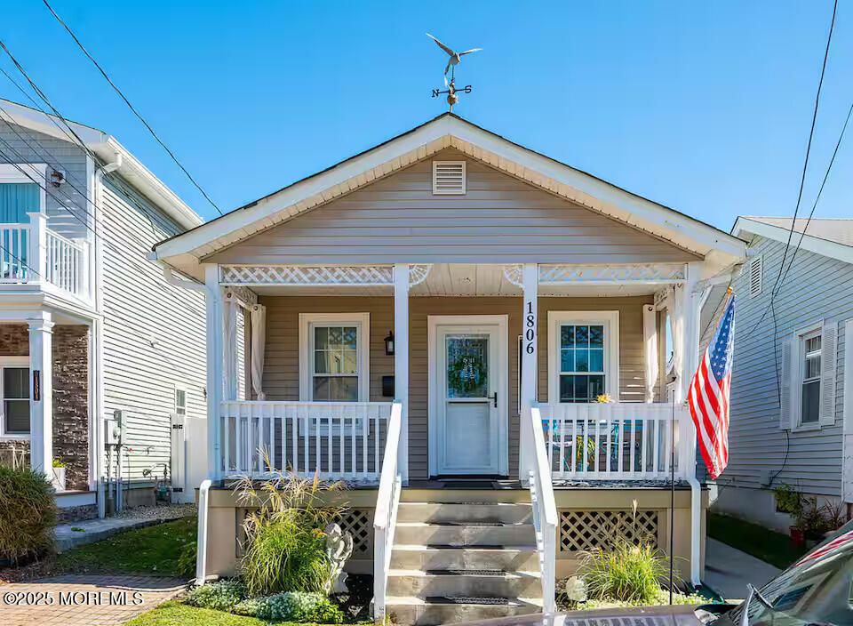 Exterior, Facade, American Craftsman