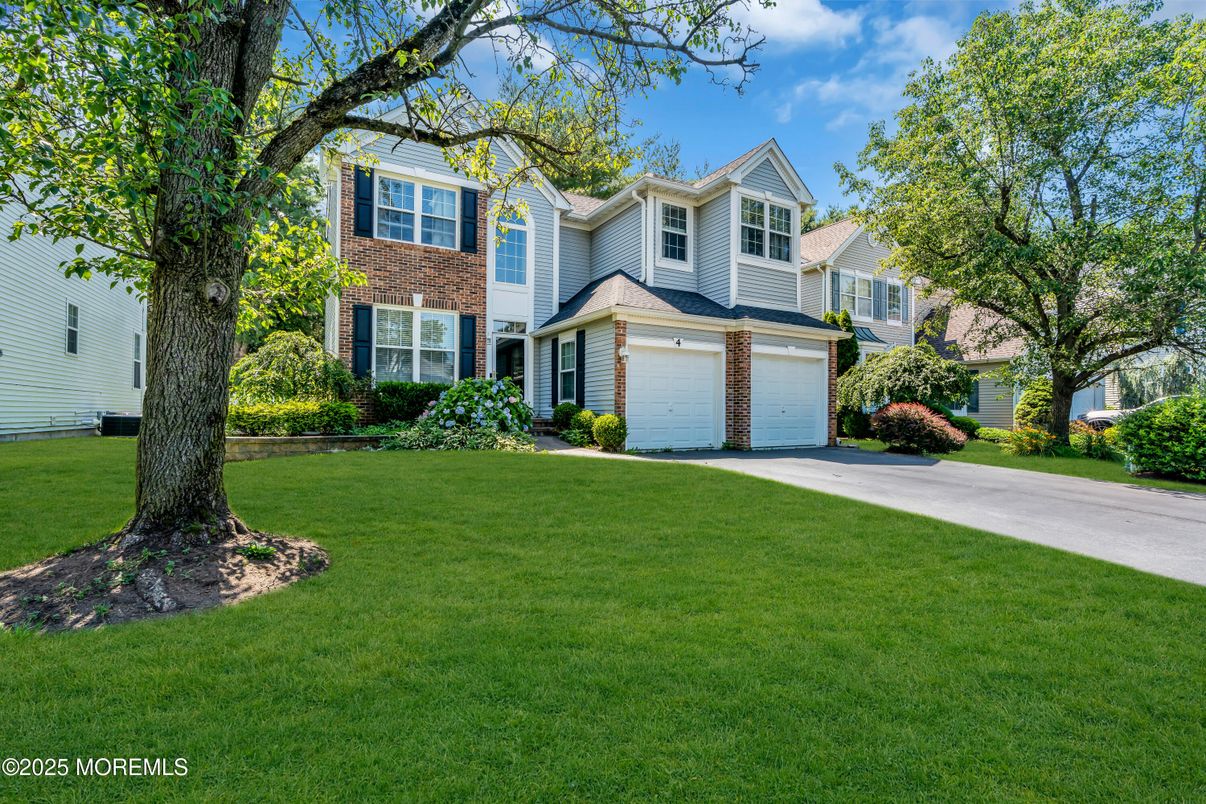 Attached, Exterior, Facade, Brick Facade, Rowhouse