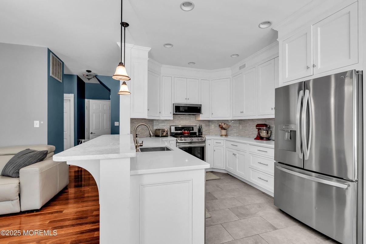 Interior, Kitchen, Pendant Lights, Recessed Lighting, Stainless Steel Appliances