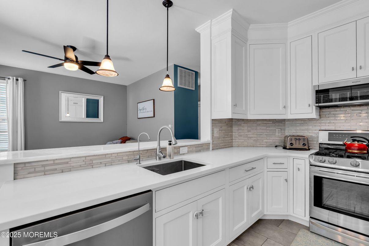 Interior, Kitchen, Pendant Lights, Stainless Steel Appliances