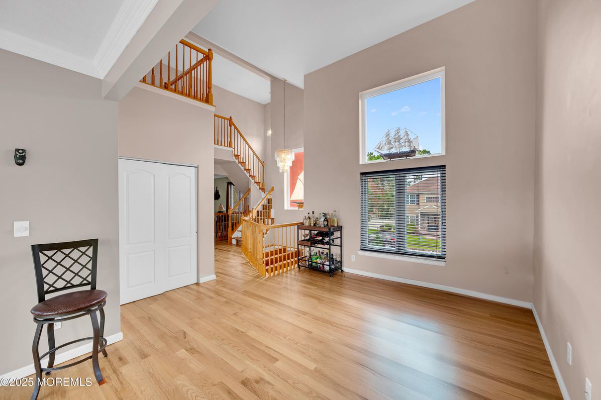 Interior, Pendant Lights, Wood Texture Flooring