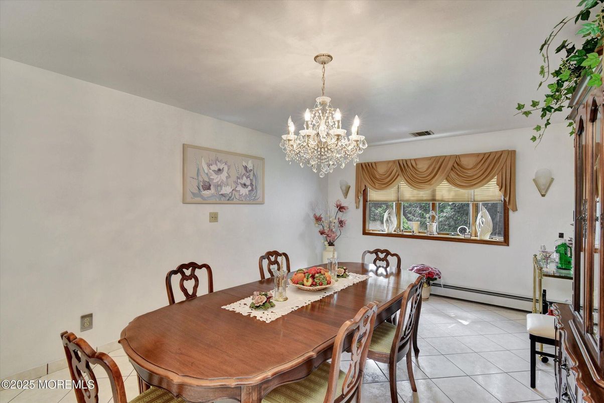 Chandelier, Dining room, Interior