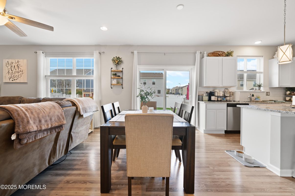 Dining room, Interior, Kitchen, Pendant Lights, Recessed Lighting, Wood Texture Flooring
