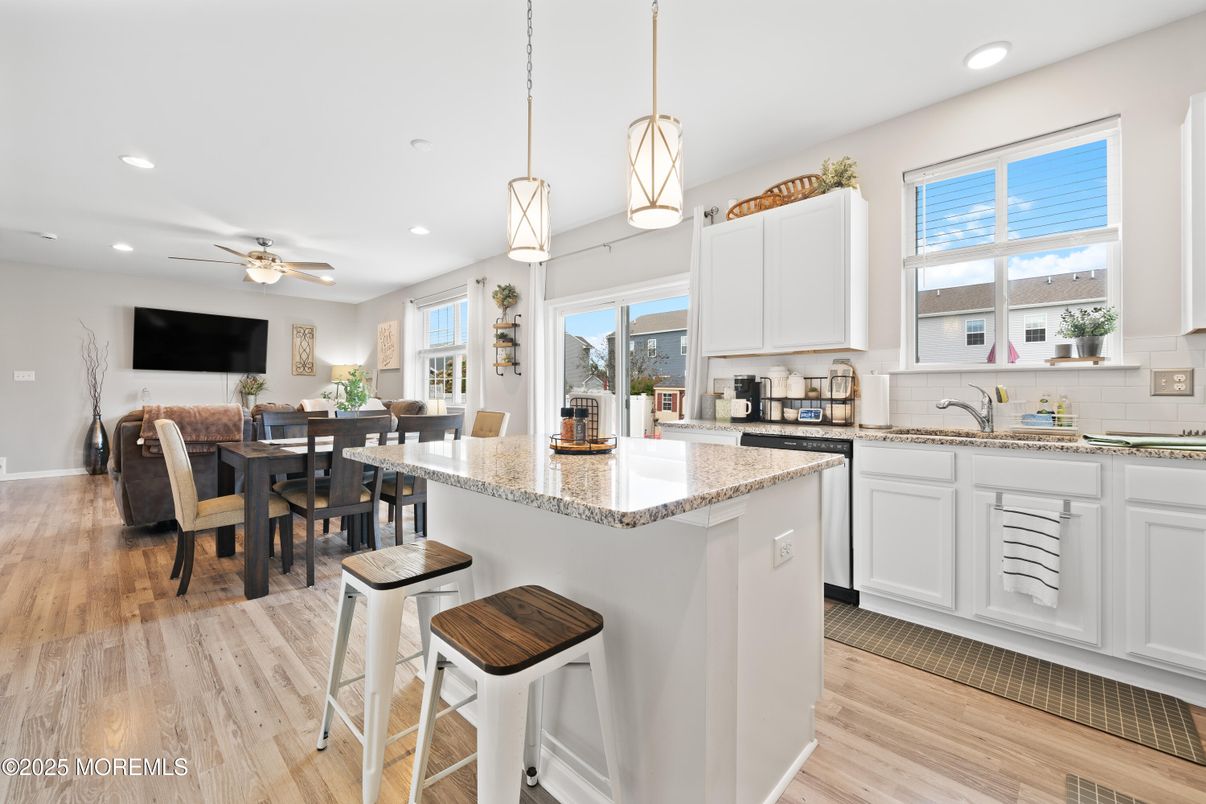 Dining room, Interior, Kitchen, Pendant Lights, Recessed Lighting, Wood Texture Flooring