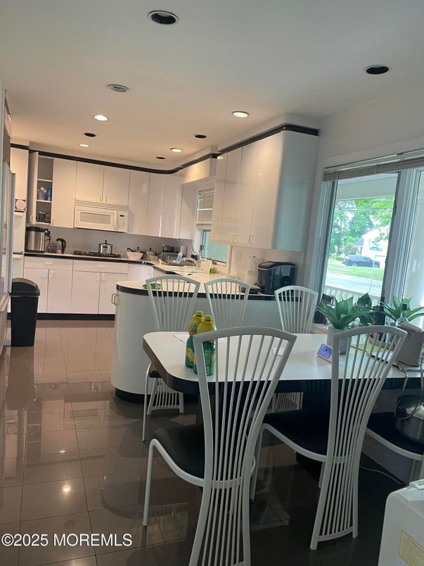 Dining room, Interior, Kitchen, Recessed Lighting