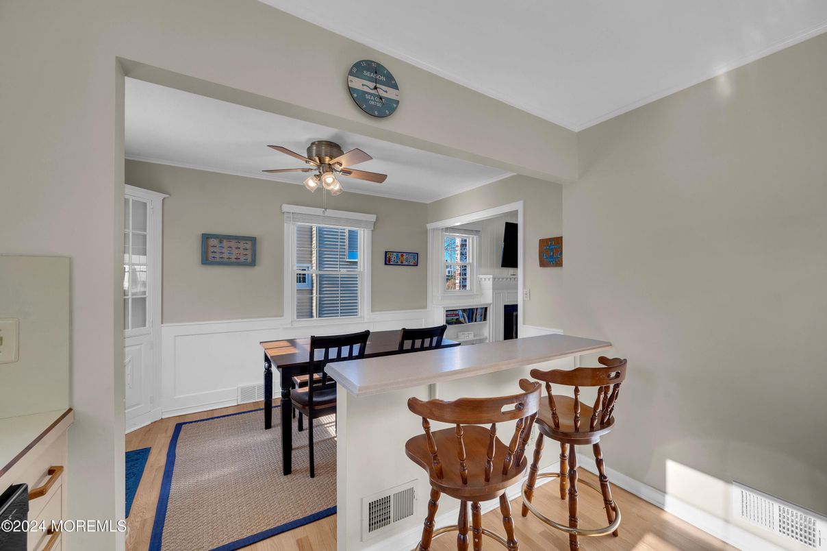 Dining room, Fireplace, Interior