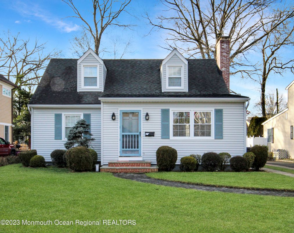 Exterior, Facade, Cape Cod