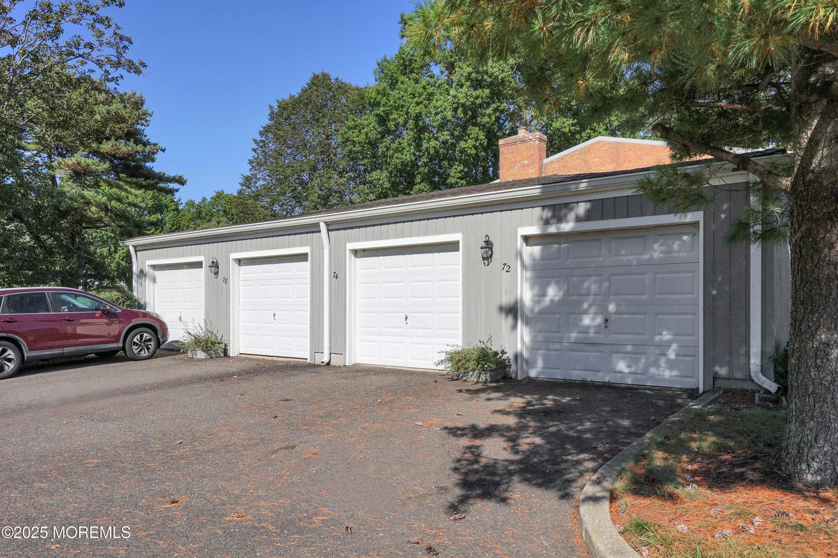 Detached Garage, Exterior